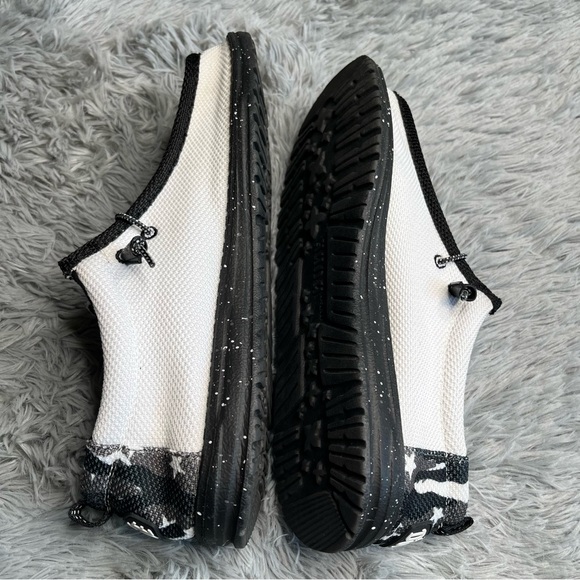 Hey Dude Shoes Mens 14 Wally Walls Station Camouflage Stars White White Slip On main image 10